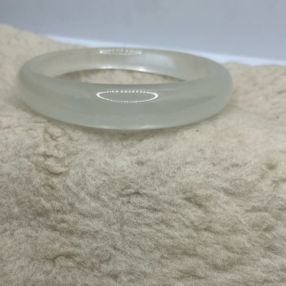 Semi-transparent bangle - Picture 4 of 4